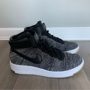 Nike womens Air Force 1 high top Flyknit